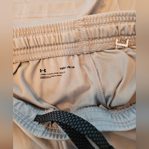 Bundle (2) Under Armour Short & Tee Shirts Sz YMD - Picture 6 of 11